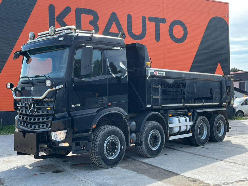 Mercedes-Benz Arocs 3253 8x4 RETARDER / SNOW PLOW EQUIPMENT - شاحنة قلاب: صورة 1 Mercedes-Benz Arocs 3253 8x4 RETARDER / SNOW PLOW EQUIPMENT - شاحنة قلاب: صورة 1
