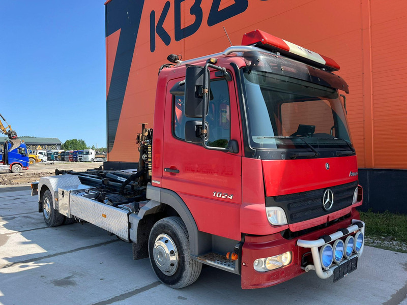 Mercedes-Benz Atego 1024 4x2 PK4100 + WINCH / HOOK LIFT L=3900 mm - شاحنة ذات خطاف, شاحنة كرين: صورة 4 Mercedes-Benz Atego 1024 4x2 PK4100 + WINCH / HOOK LIFT L=3900 mm - شاحنة ذات خطاف, شاحنة كرين: صورة 4