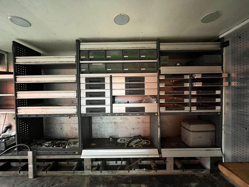 Renault D12 4x2 WORKSHOP ON WHEELS / FASSI M30A.13 / BOX L=4459 mm Renault D12 4x2 WORKSHOP ON WHEELS / FASSI M30A.13 / BOX L=4459 mm: صورة 16 Renault D12 4x2 WORKSHOP ON WHEELS / FASSI M30A.13 / BOX L=4459 mm Renault D12 4x2 WORKSHOP ON WHEELS / FASSI M30A.13 / BOX L=4459 mm: صورة 16