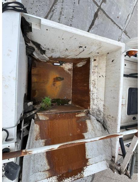 شاحنة النفايات Scania P 280 6x2*4 JOAB BINLIFT L77 18.4 m3: صورة 16 شاحنة النفايات Scania P 280 6x2*4 JOAB BINLIFT L77 18.4 m3: صورة 16