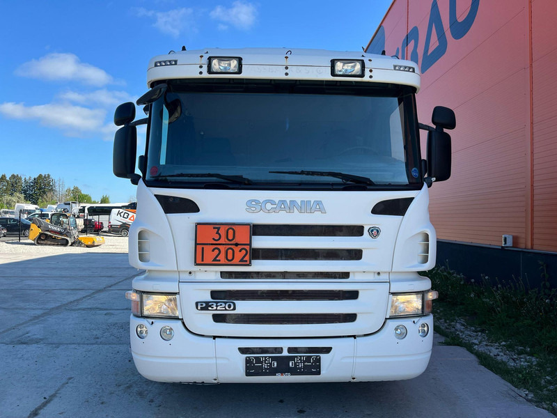 Scania P 320 4x2 TANK 11000 l / 2000 + 3000 + 3000 + 3000 l - شاحنة صهريج: صورة 2 Scania P 320 4x2 TANK 11000 l / 2000 + 3000 + 3000 + 3000 l - شاحنة صهريج: صورة 2