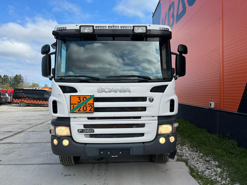 Scania P 360 4x4 TANK 12000 l / ADR - شاحنة صهريج: صورة 2 Scania P 360 4x4 TANK 12000 l / ADR - شاحنة صهريج: صورة 2