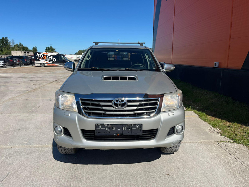Toyota Hilux 4x4 - سيارة: صورة 3 Toyota Hilux 4x4 - سيارة: صورة 3