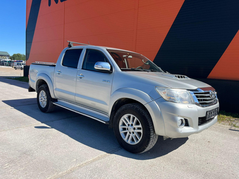 Toyota Hilux 4x4 - سيارة: صورة 4 Toyota Hilux 4x4 - سيارة: صورة 4