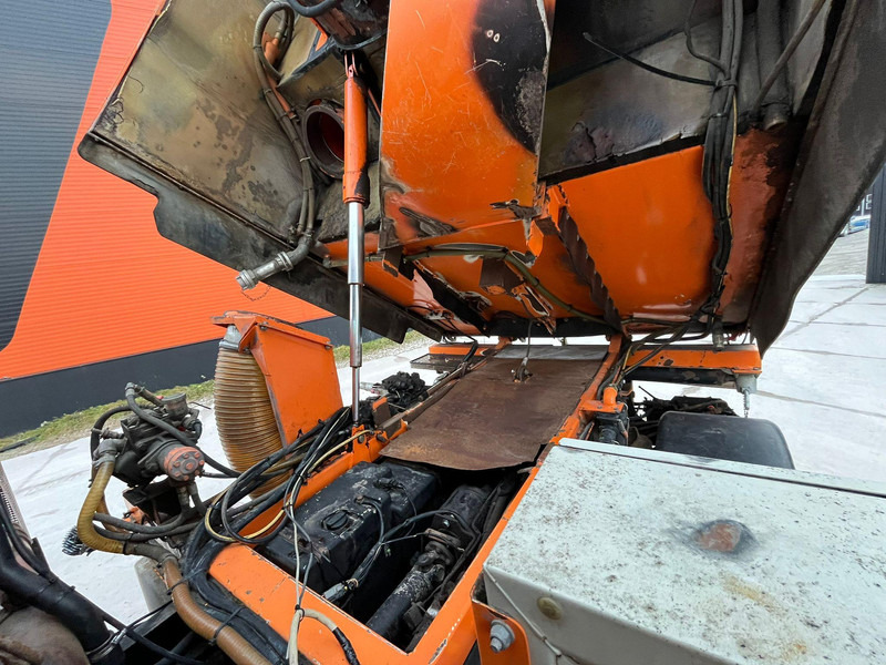 Unimog U 300 4x4 TRILETY SK / 6918 hours Unimog U 300 4x4 TRILETY SK / 6918 hours: صورة 13