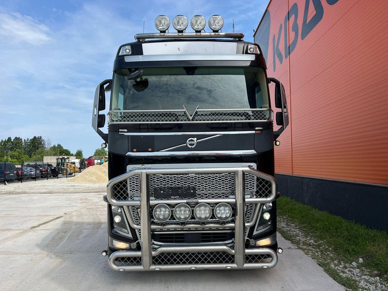Volvo FH 16 750 6x4 GCW 76 ton / TANDEM AXLE LIFT - وحدة جر: صورة 2 Volvo FH 16 750 6x4 GCW 76 ton / TANDEM AXLE LIFT - وحدة جر: صورة 2