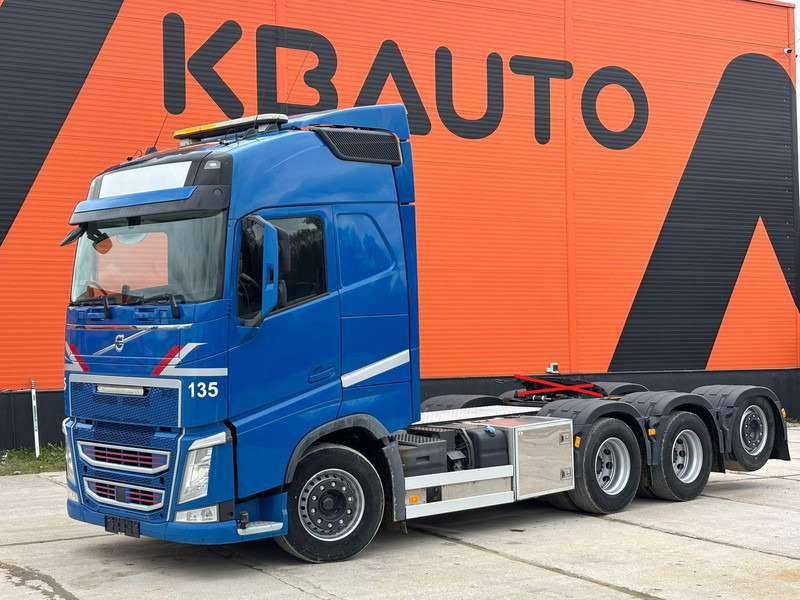 Volvo FH 500 8x4*4 FOR SALE AS CHASSIS / GCW 70 ton / PTO / CHASSIS L=6420 mm - شاحنة هيكل كابينة: صورة 1 Volvo FH 500 8x4*4 FOR SALE AS CHASSIS / GCW 70 ton / PTO / CHASSIS L=6420 mm - شاحنة هيكل كابينة: صورة 1