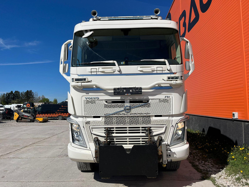 Volvo FH 540 8x4 RETARDER / TANDEM AXLE LIFT / BIG AXLES / BOX L=5704 mm - شاحنة قلاب: صورة 3 Volvo FH 540 8x4 RETARDER / TANDEM AXLE LIFT / BIG AXLES / BOX L=5704 mm - شاحنة قلاب: صورة 3