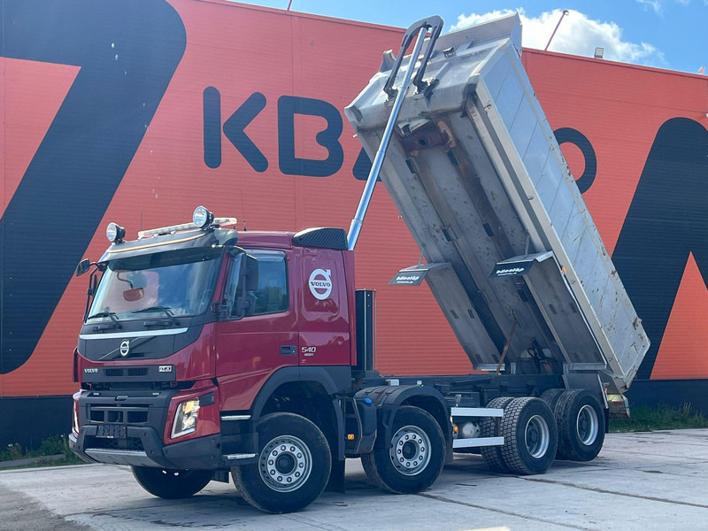 Volvo FMX 540 8x4 RETARDER / TANDEM AXLE LIFT / BIG AXLES - شاحنة قلاب: صورة 2 Volvo FMX 540 8x4 RETARDER / TANDEM AXLE LIFT / BIG AXLES - شاحنة قلاب: صورة 2