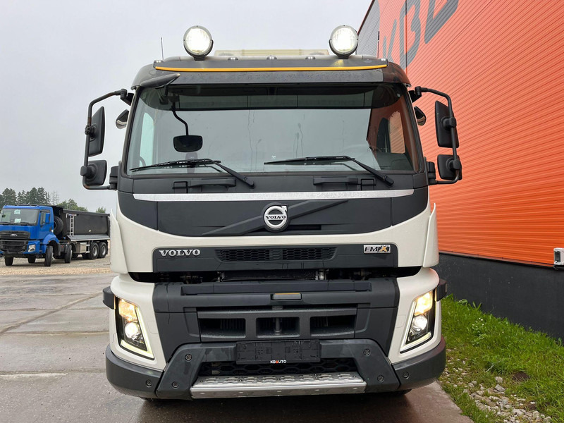 Volvo FMX 540 8x4 TANDEM AXLE LIFT / BIG AXLES / BOX L=5695 mm - شاحنة قلاب: صورة 3 Volvo FMX 540 8x4 TANDEM AXLE LIFT / BIG AXLES / BOX L=5695 mm - شاحنة قلاب: صورة 3