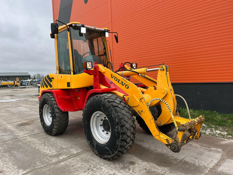 Volvo L 30 B-Z/X 4x4 AC / QUICK COUPLER / BUCKET + FORKS - اللودر بعجل: صورة 5 Volvo L 30 B-Z/X 4x4 AC / QUICK COUPLER / BUCKET + FORKS - اللودر بعجل: صورة 5