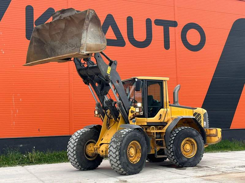 Volvo L 90 F 4x4 CENTRAL LUBRICATION / AC - اللودر بعجل: صورة 1 Volvo L 90 F 4x4 CENTRAL LUBRICATION / AC - اللودر بعجل: صورة 1