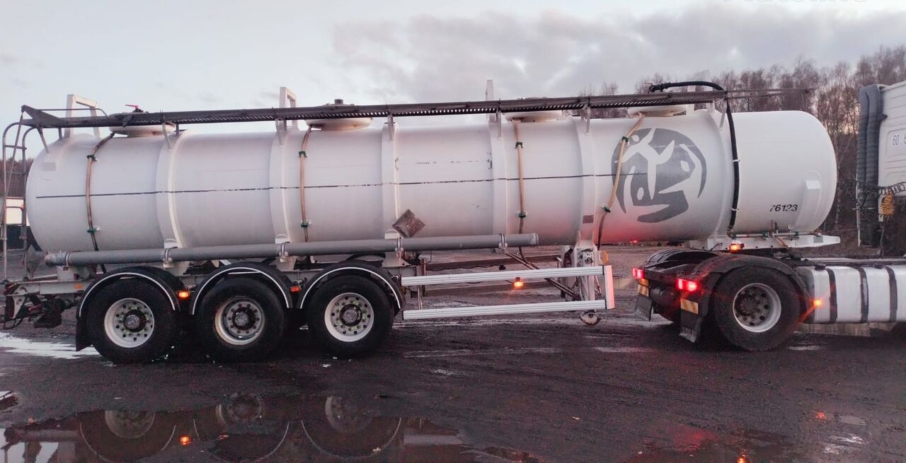 Guhur ADR L4BN/ chemiczna / polyester / poj. 24.600L - نصف مقطورة صهريج: صورة 2 Guhur ADR L4BN/ chemiczna / polyester / poj. 24.600L - نصف مقطورة صهريج: صورة 2