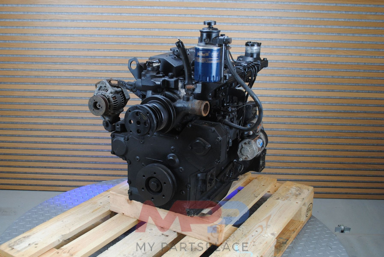 Komatsu 4D95 - محرك: صورة 1 Komatsu 4D95 - محرك: صورة 1