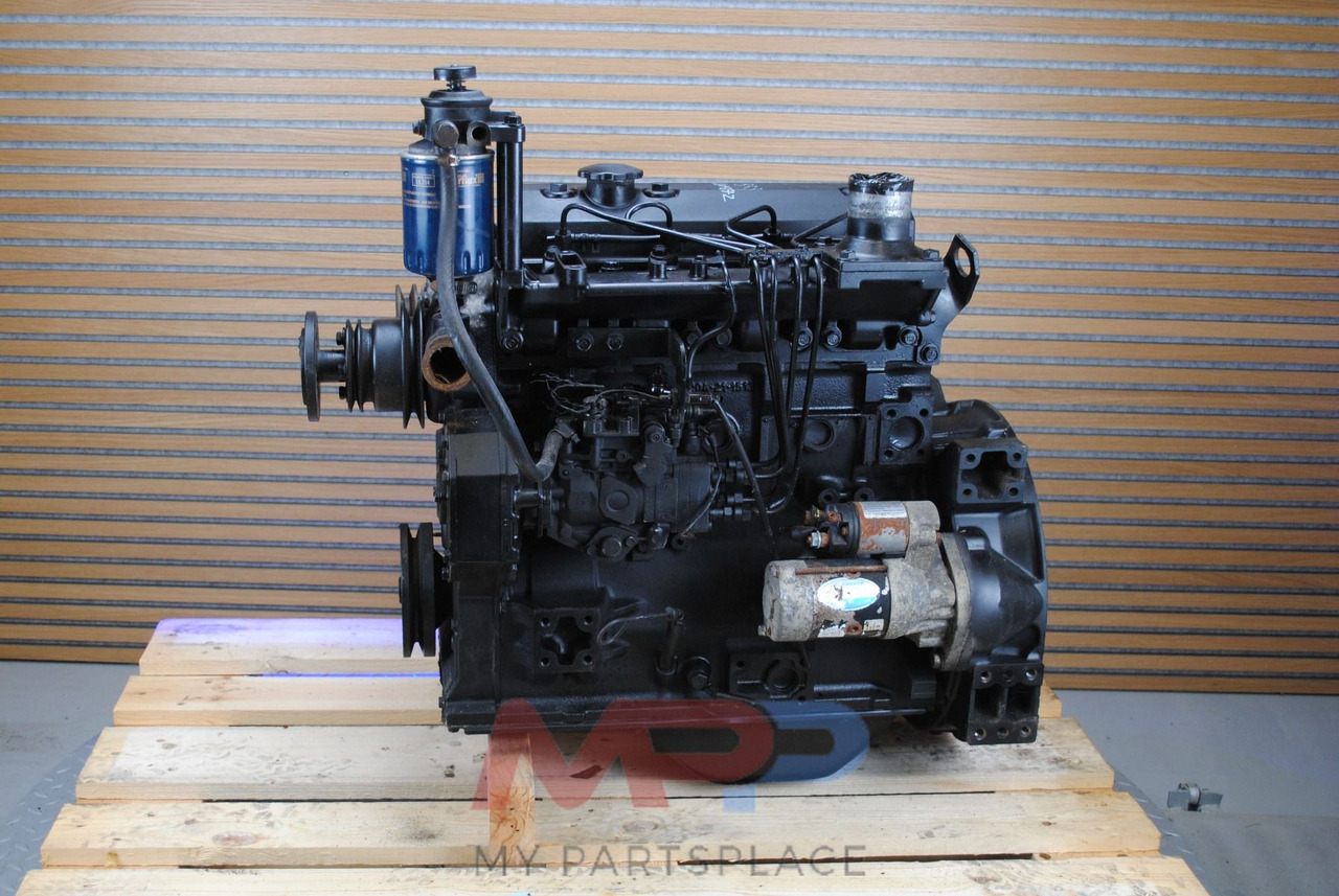 Komatsu 4D95 - محرك: صورة 3 Komatsu 4D95 - محرك: صورة 3