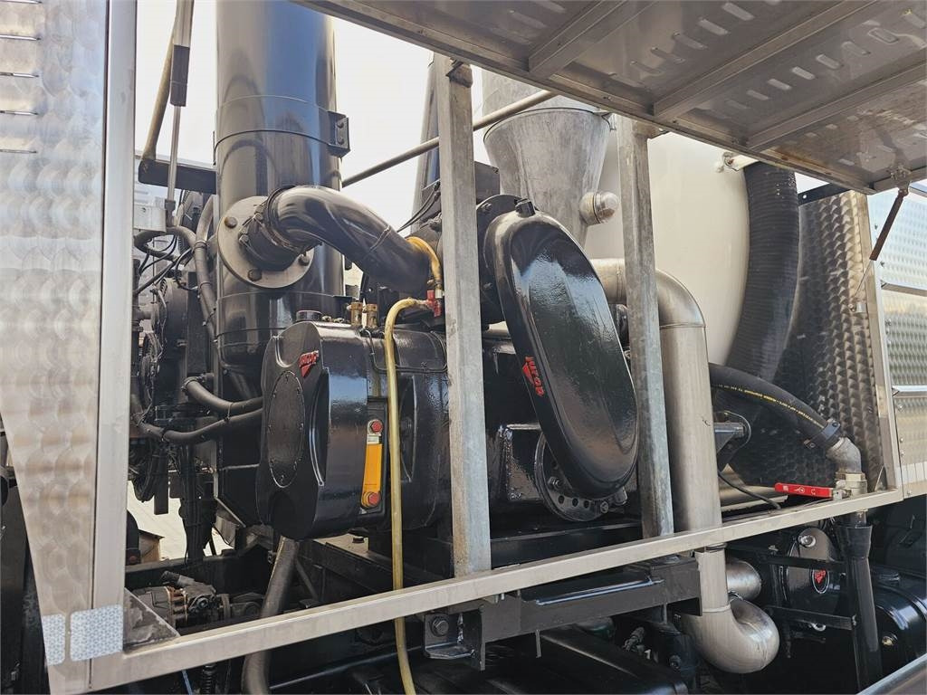 شاحنة الشفط MAN JUROP VJC9 / 5 2010 WUKO for collecting liquid was: صورة 11