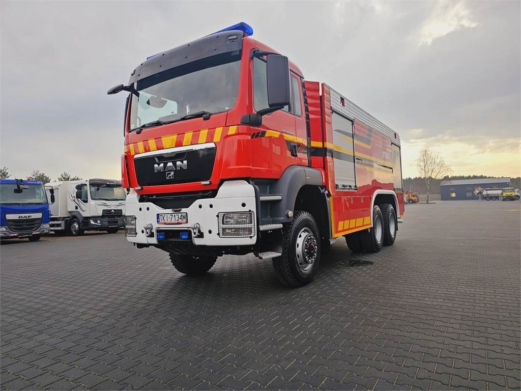 MAN TGS 26.440 6x6 9500 l water + 950 foam Stolarczyk - سيارة إطفاء: صورة 1 MAN TGS 26.440 6x6 9500 l water + 950 foam Stolarczyk - سيارة إطفاء: صورة 1