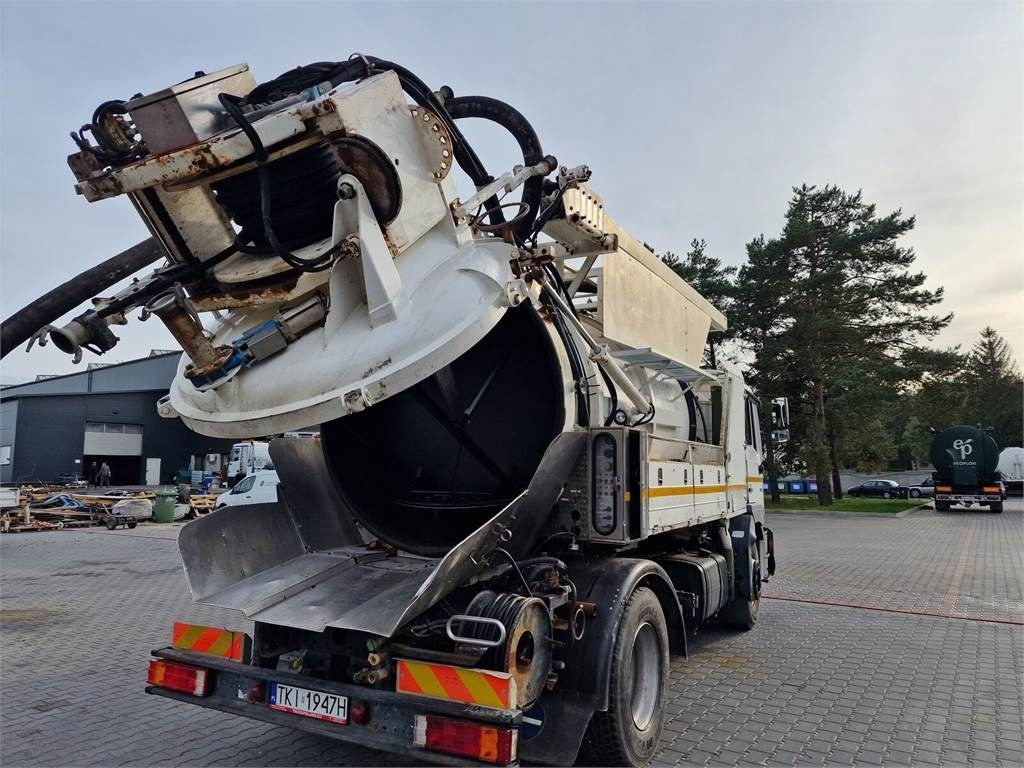 MAN WUKO MORO KOMBI FOR CHANNEL CLEANING - شاحنة الشفط: صورة 1 MAN WUKO MORO KOMBI FOR CHANNEL CLEANING - شاحنة الشفط: صورة 1