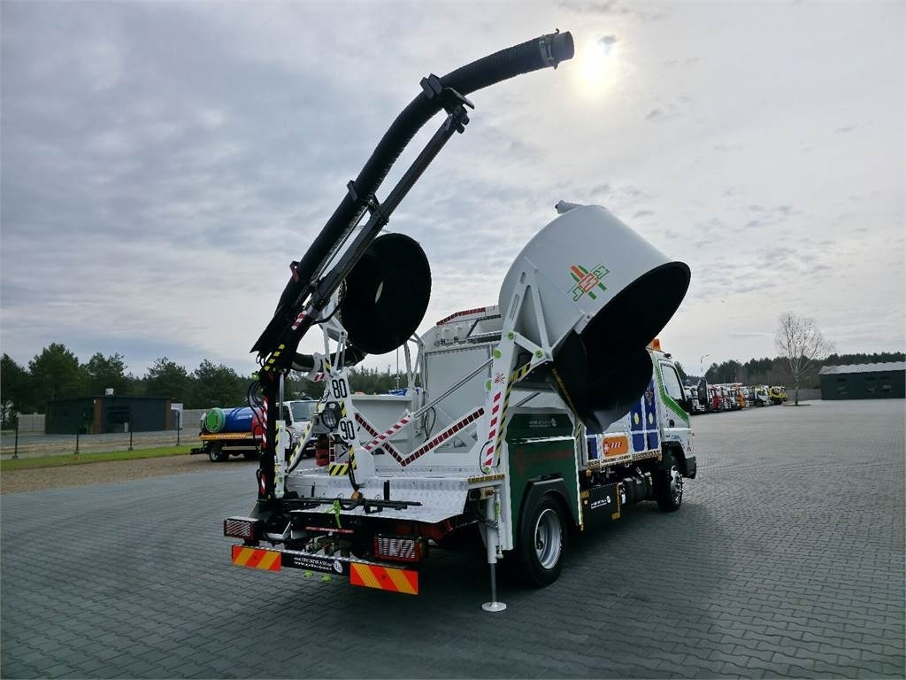 Mitsubishi CANTER odkurzacz koparka ssąca Saugbagger CITY SAU - شاحنة الشفط: صورة 1 Mitsubishi CANTER odkurzacz koparka ssąca Saugbagger CITY SAU - شاحنة الشفط: صورة 1