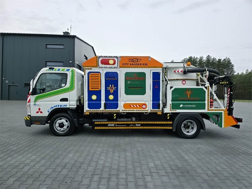 Mitsubishi CANTER odkurzacz koparka ssąca Saugbagger CITY SAU - شاحنة الشفط: صورة 4 Mitsubishi CANTER odkurzacz koparka ssąca Saugbagger CITY SAU - شاحنة الشفط: صورة 4