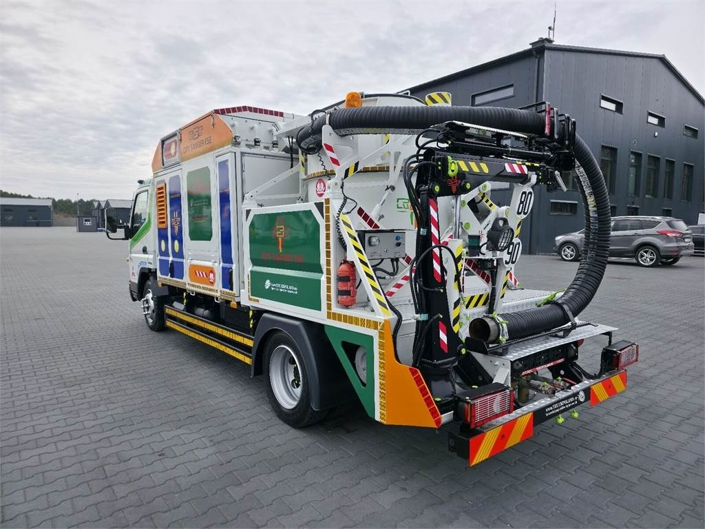 Mitsubishi CANTER odkurzacz koparka ssąca Saugbagger CITY SAU - شاحنة الشفط: صورة 5 Mitsubishi CANTER odkurzacz koparka ssąca Saugbagger CITY SAU - شاحنة الشفط: صورة 5