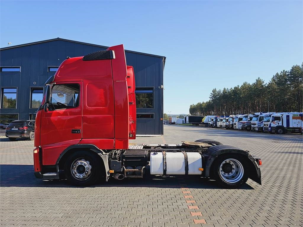 Volvo FH13 XXL MANUAL 420 EURO 5 2011 r MEGA LOW DECK - وحدة جر: صورة 3 Volvo FH13 XXL MANUAL 420 EURO 5 2011 r MEGA LOW DECK - وحدة جر: صورة 3