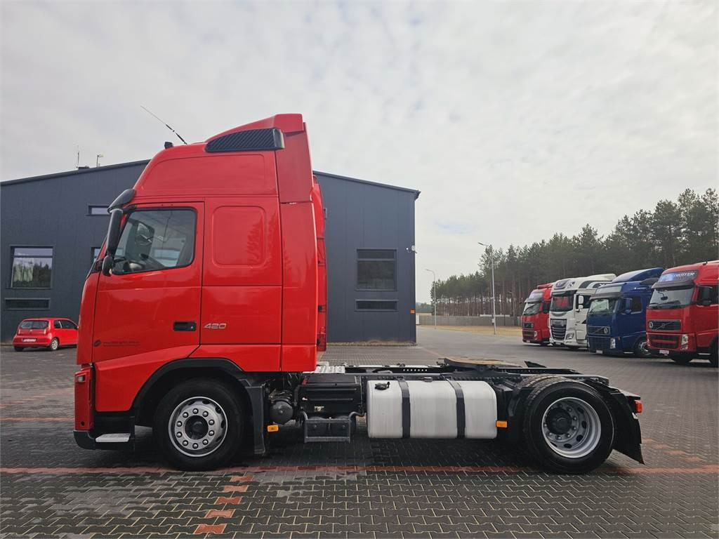 Volvo FH13 XXL NEW TIRES MANUAL 420 EURO 5 2011 - وحدة جر: صورة 3 Volvo FH13 XXL NEW TIRES MANUAL 420 EURO 5 2011 - وحدة جر: صورة 3