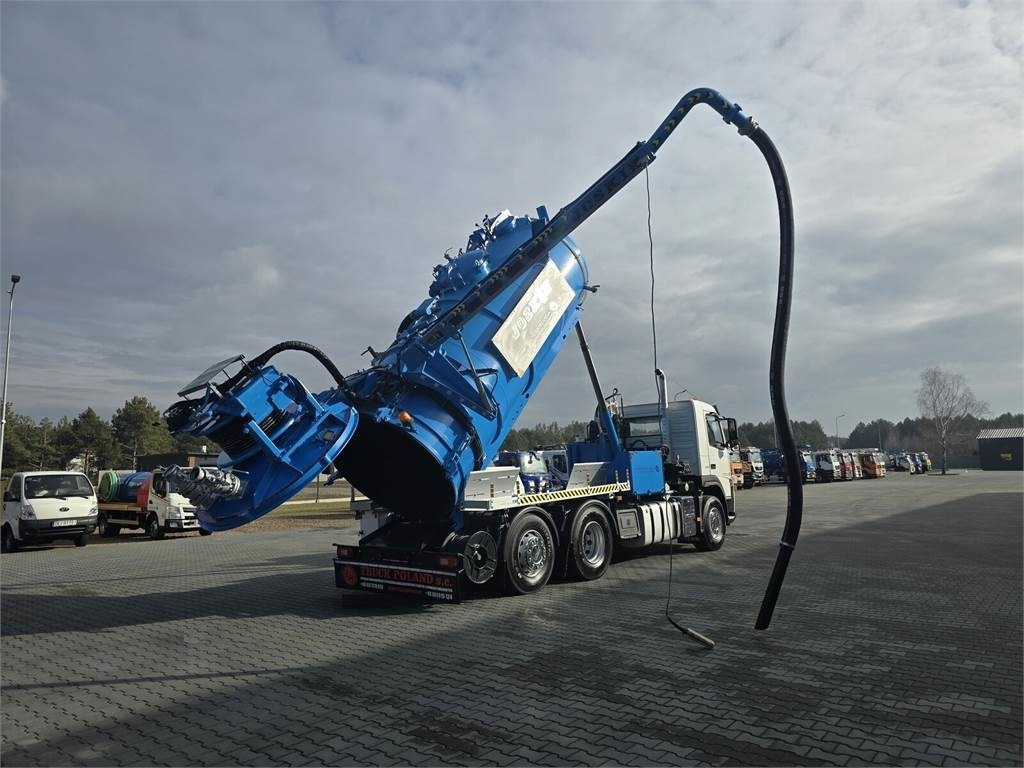 Volvo JOSKIN WUKO FOR CLEANING COMBI - شاحنة الشفط: صورة 1 Volvo JOSKIN WUKO FOR CLEANING COMBI - شاحنة الشفط: صورة 1