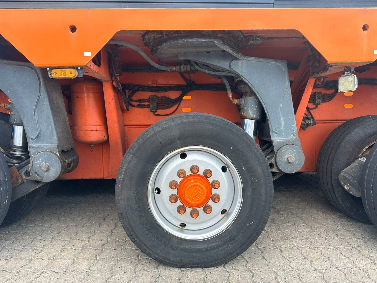 Goldhofer THP 3+5 XLE - عربة منخفضة مسطحة نصف مقطورة: صورة 5 Goldhofer THP 3+5 XLE - عربة منخفضة مسطحة نصف مقطورة: صورة 5