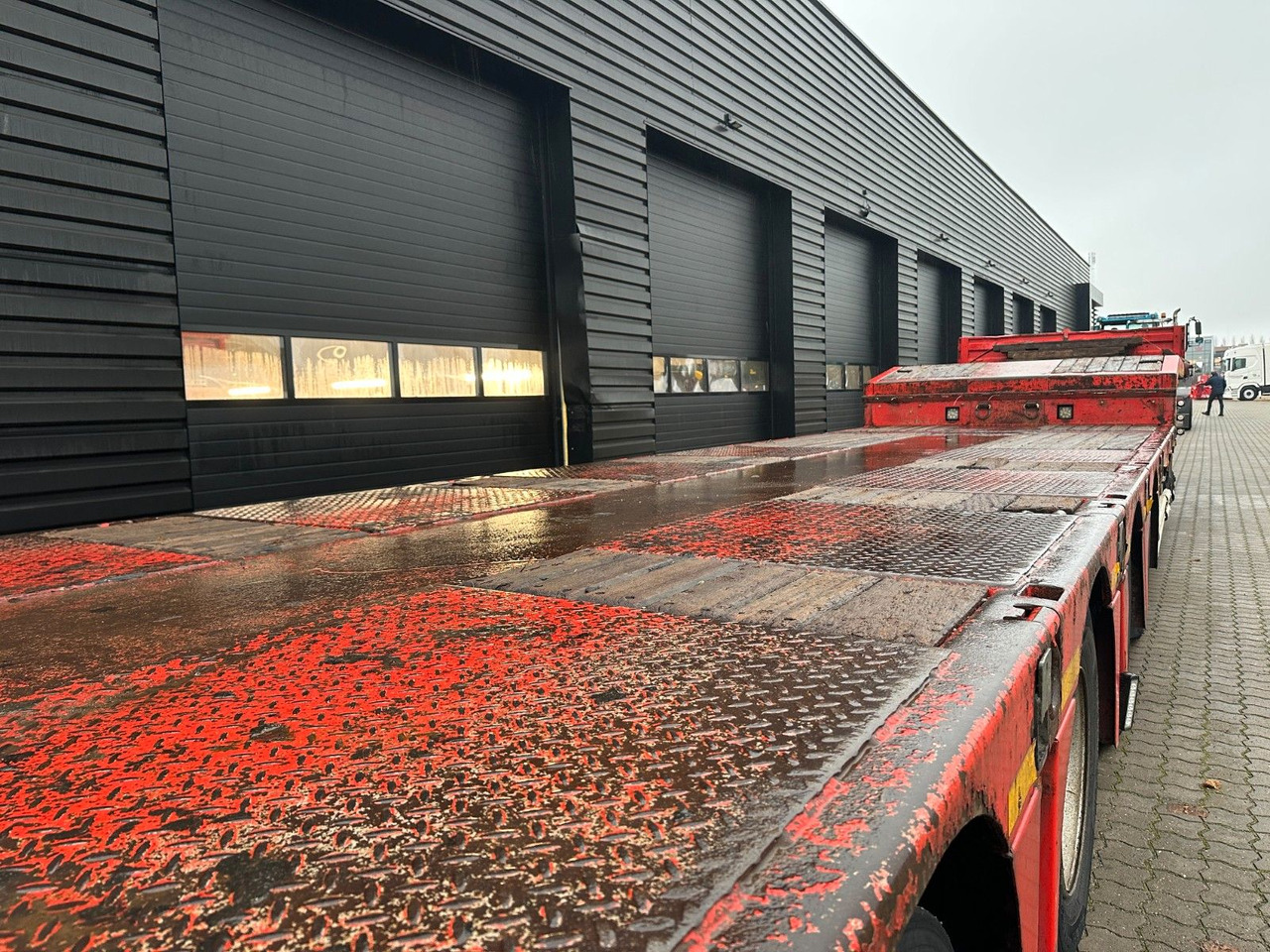 Kässbohrer 4 achs tieflader / ausziehbar - عربة منخفضة مسطحة نصف مقطورة: صورة 4 Kässbohrer 4 achs tieflader / ausziehbar - عربة منخفضة مسطحة نصف مقطورة: صورة 4