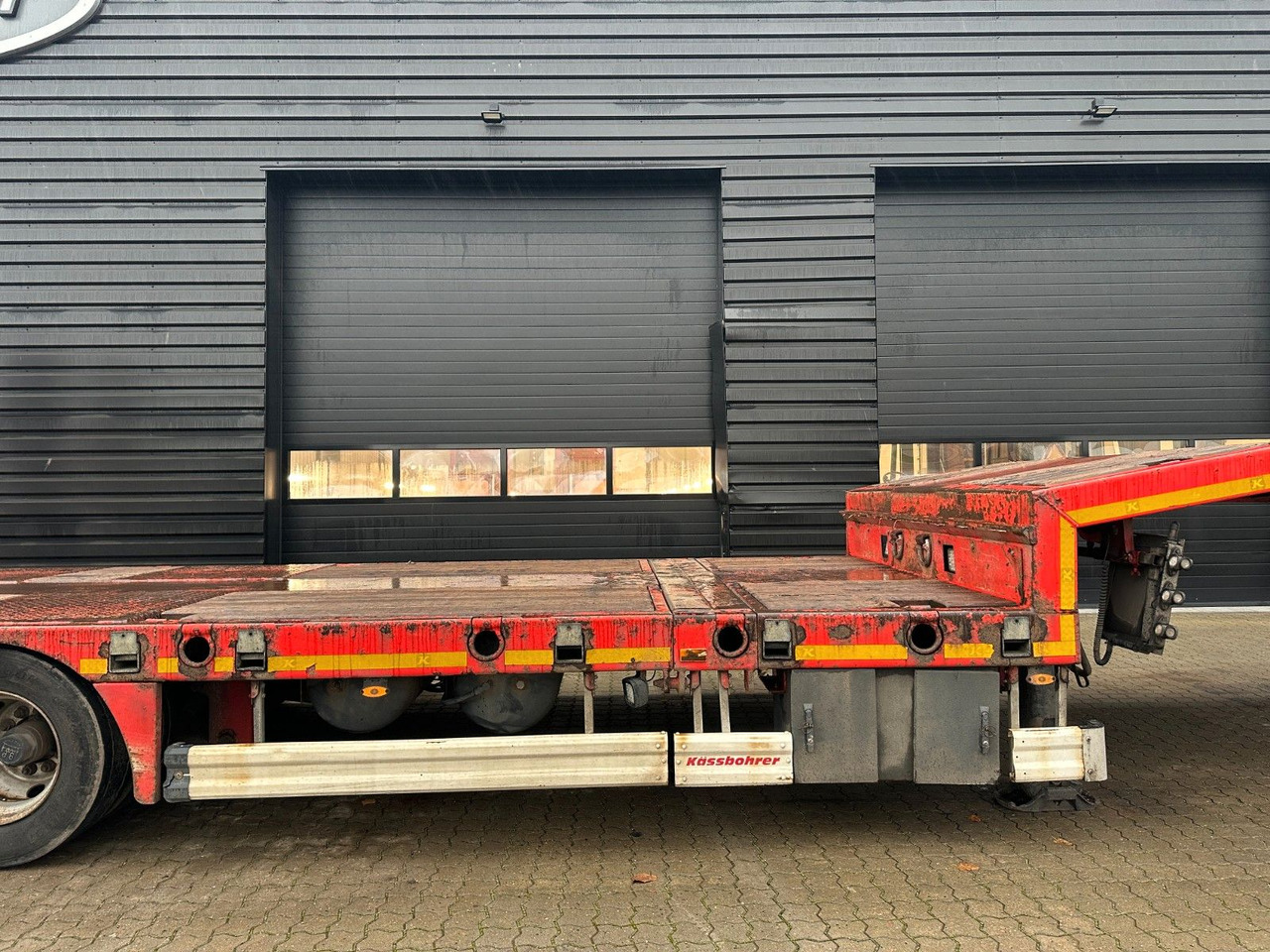 عربة منخفضة مسطحة نصف مقطورة Kässbohrer 4 achs tieflader / ausziehbar: صورة 6 عربة منخفضة مسطحة نصف مقطورة Kässbohrer 4 achs tieflader / ausziehbar: صورة 6