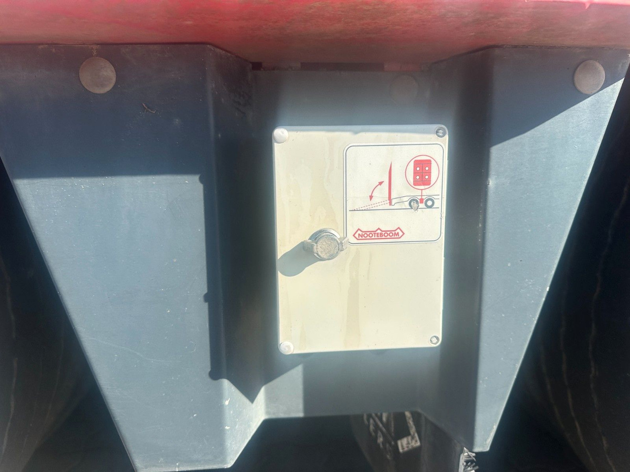 Nooteboom 4 achs anhänger / Doppelt rampen - مقطورة مسطحة منخفضة: صورة 5 Nooteboom 4 achs anhänger / Doppelt rampen - مقطورة مسطحة منخفضة: صورة 5