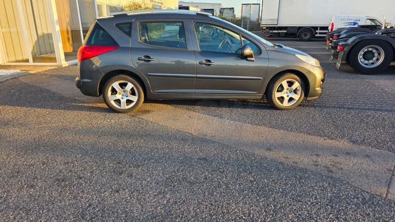 Peugeot 207 SW - سيارة ستيشن: صورة 3 Peugeot 207 SW - سيارة ستيشن: صورة 3