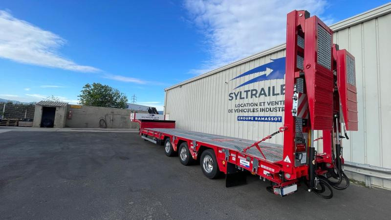 Syltrailer Porte Engins Caiboutti (Location / Rent) SYL227 - عربة منخفضة مسطحة نصف مقطورة: صورة 2 Syltrailer Porte Engins Caiboutti (Location / Rent) SYL227 - عربة منخفضة مسطحة نصف مقطورة: صورة 2