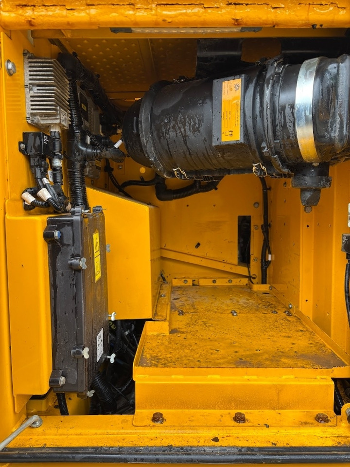 حفار زحاف JCB 220 XL 4F -- 220X lc -- 220 X LC: صورة 27 حفار زحاف JCB 220 XL 4F -- 220X lc -- 220 X LC: صورة 27