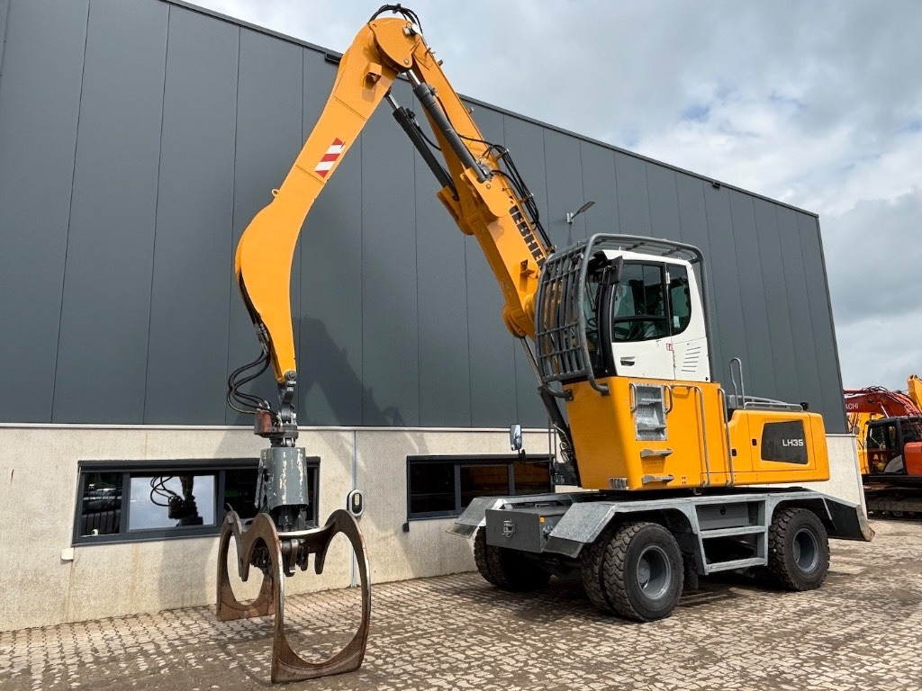 Liebherr LH 35 Timber Litronic - LH 30 - LH 40 - معالج النفايات: صورة 1 Liebherr LH 35 Timber Litronic - LH 30 - LH 40 - معالج النفايات: صورة 1