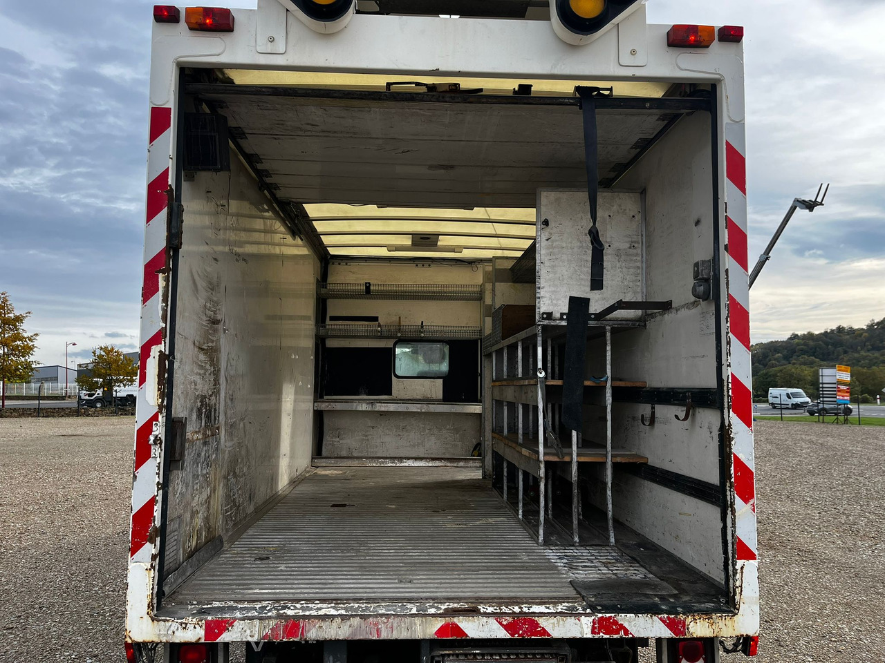 شاحنة مقفلة RENAULT Mascott DCI 160 CAISSE + HAYON: صورة 11 شاحنة مقفلة RENAULT Mascott DCI 160 CAISSE + HAYON: صورة 11