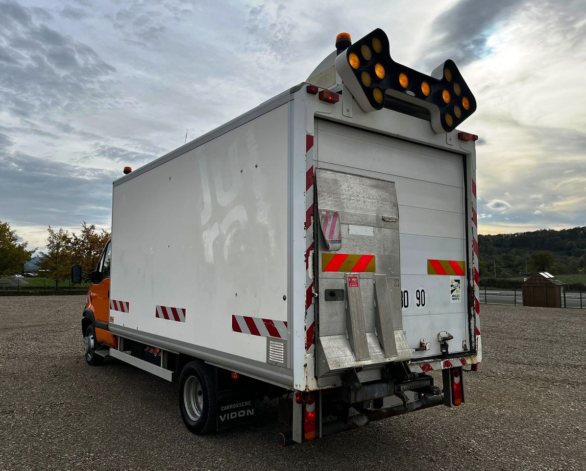 RENAULT Mascott DCI 160 CAISSE + HAYON - شاحنة مقفلة: صورة 3 RENAULT Mascott DCI 160 CAISSE + HAYON - شاحنة مقفلة: صورة 3
