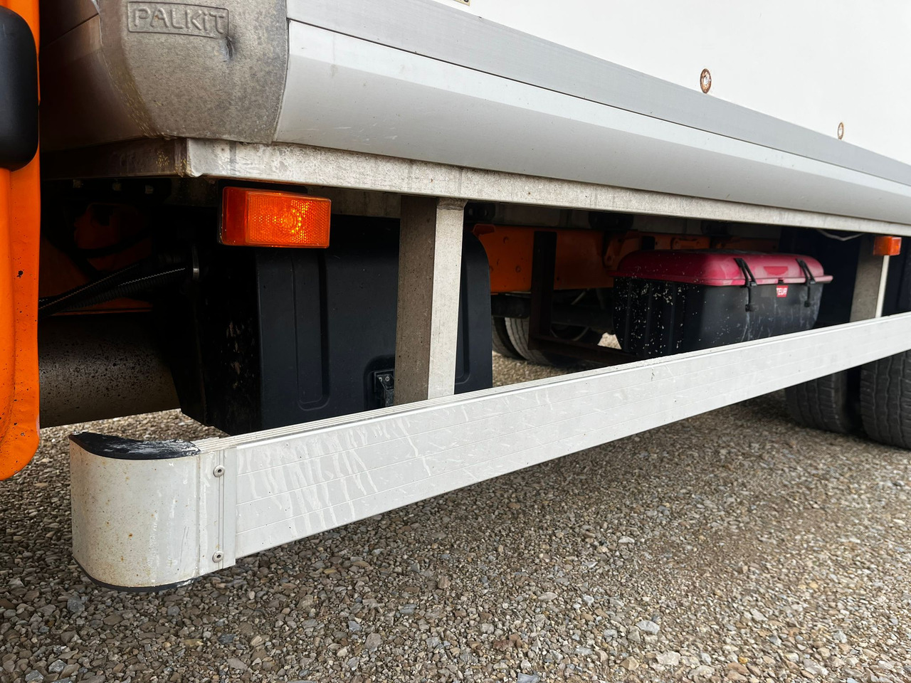 شاحنة مقفلة RENAULT Mascott DCI 160 CAISSE + HAYON: صورة 22 شاحنة مقفلة RENAULT Mascott DCI 160 CAISSE + HAYON: صورة 22