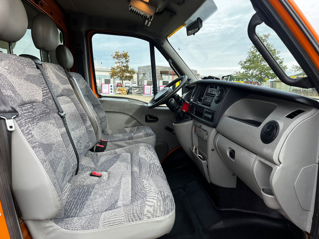 شاحنة مقفلة RENAULT Mascott DCI 160 CAISSE + HAYON: صورة 9 شاحنة مقفلة RENAULT Mascott DCI 160 CAISSE + HAYON: صورة 9