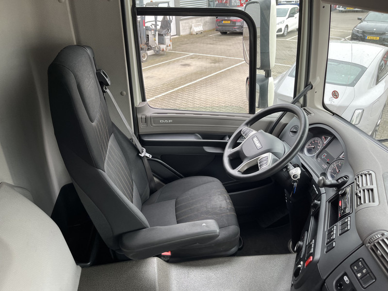 DAF CF 260 FA / Carrier Koeler - 30 gr / Chereau Frigobox / Laadklep 2000 kg - شاحنة الفريزر: صورة 3 DAF CF 260 FA / Carrier Koeler - 30 gr / Chereau Frigobox / Laadklep 2000 kg - شاحنة الفريزر: صورة 3