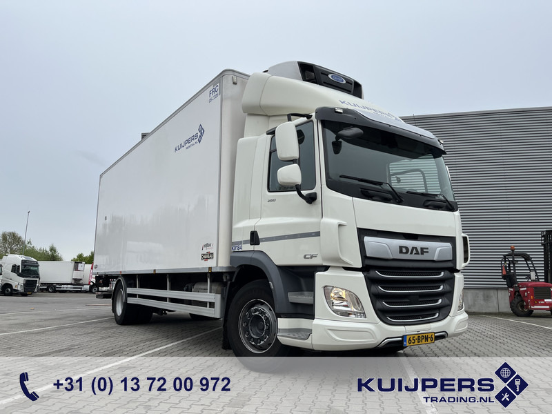 DAF CF 260 FA / Carrier Koeler - 30 gr / Chereau Frigobox / Laadklep 2000 kg - شاحنة الفريزر: صورة 1 DAF CF 260 FA / Carrier Koeler - 30 gr / Chereau Frigobox / Laadklep 2000 kg - شاحنة الفريزر: صورة 1