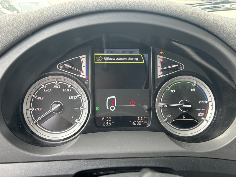 DAF CF 410 FT Space Cab / 742 dkm / 2 Tanks / NL Truck - وحدة جر: صورة 4 DAF CF 410 FT Space Cab / 742 dkm / 2 Tanks / NL Truck - وحدة جر: صورة 4