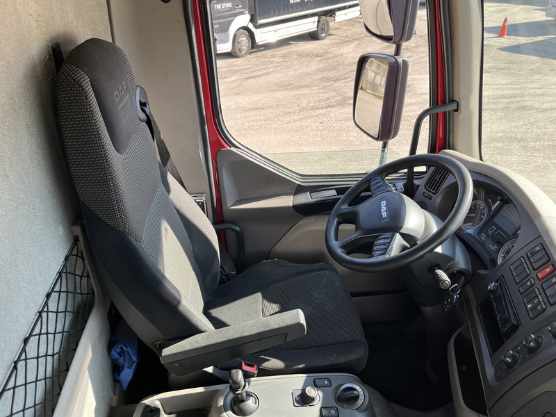 DAF LF 210 FA / 12 Ton / 354 dkm / Box / Laadklep / NL Truck - شاحنة مقفلة: صورة 3 DAF LF 210 FA / 12 Ton / 354 dkm / Box / Laadklep / NL Truck - شاحنة مقفلة: صورة 3