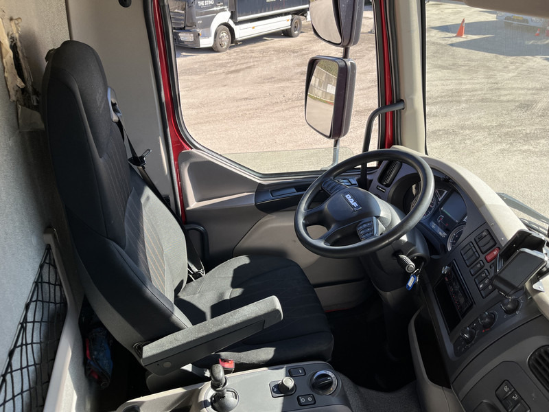 DAF LF 210 FA / 12 Ton / 396 dkm / Box / Loadlift / NL Truck - شاحنة مقفلة: صورة 3 DAF LF 210 FA / 12 Ton / 396 dkm / Box / Loadlift / NL Truck - شاحنة مقفلة: صورة 3