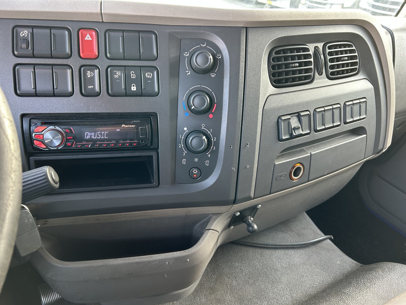 DAF LF 210 FA / 12 Ton / 557 dlm / Curtainside / Loadlift / APK TUV 05-26 - شاحنة ستارة: صورة 5 DAF LF 210 FA / 12 Ton / 557 dlm / Curtainside / Loadlift / APK TUV 05-26 - شاحنة ستارة: صورة 5