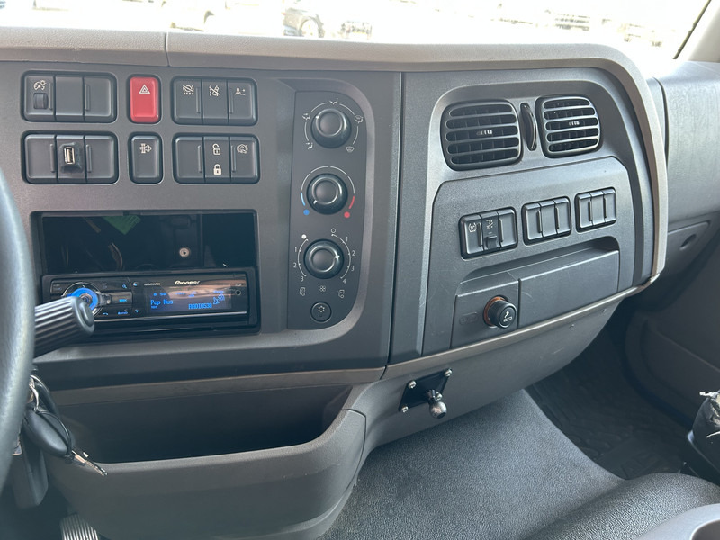 DAF LF 210 FA / 361 dkm / Curtainside / Loadlift / NL Truck - شاحنة ستارة: صورة 5 DAF LF 210 FA / 361 dkm / Curtainside / Loadlift / NL Truck - شاحنة ستارة: صورة 5