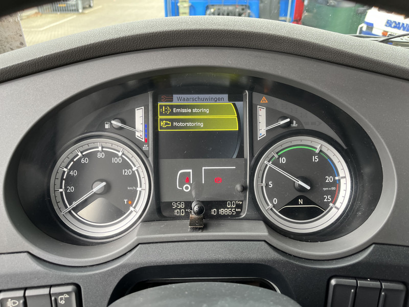 DAF XF 440 FT SC / Mega - Low Deck / 2 Tanks / Stand Klima / New Tacho V2 - وحدة جر: صورة 4 DAF XF 440 FT SC / Mega - Low Deck / 2 Tanks / Stand Klima / New Tacho V2 - وحدة جر: صورة 4