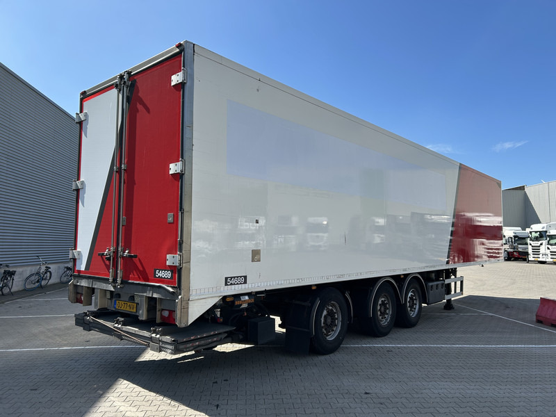 H.T.F. HZO 39 / Carrier Vector 1800 Frigo / Loadlift 2500 kg / APK TUV 01-26 - نصف مقطورة مُبرِّدة: صورة 2 H.T.F. HZO 39 / Carrier Vector 1800 Frigo / Loadlift 2500 kg / APK TUV 01-26 - نصف مقطورة مُبرِّدة: صورة 2
