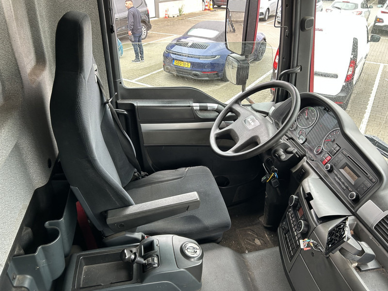 MAN TGM 18.250 Euro 6 / 18 Ton / 688 dkm / Box / Loadlift / APK TUV 08-25 - شاحنة مقفلة: صورة 3 MAN TGM 18.250 Euro 6 / 18 Ton / 688 dkm / Box / Loadlift / APK TUV 08-25 - شاحنة مقفلة: صورة 3